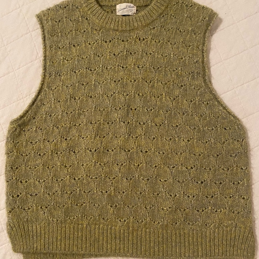 Universal Thread sweater vest. NWOT Sz L